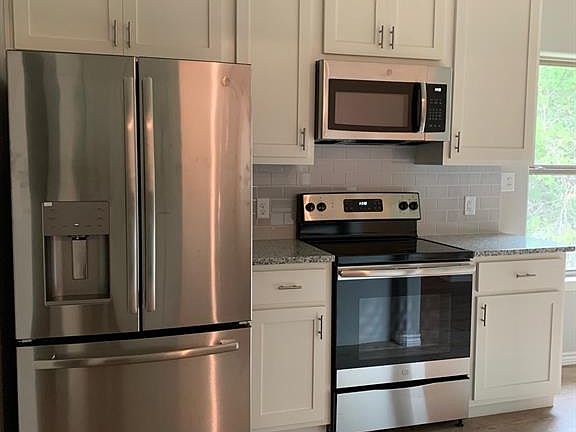 2nd image of 5818 Stonegate Cir