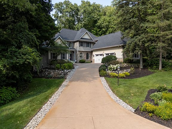 3rd image of 2980 Kellison Dr