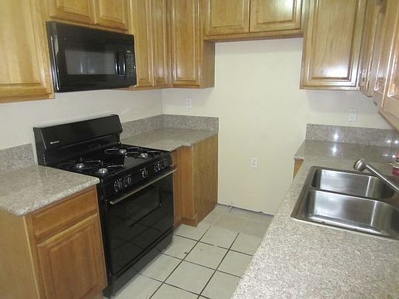 4th image of 3979 Severance Ave
