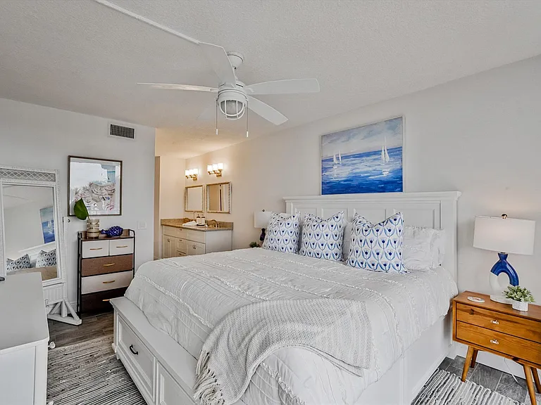 225 Beach Rd #205 — Photo 11