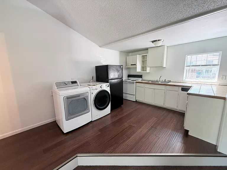8727 Hurst Ave #C — Photo 4