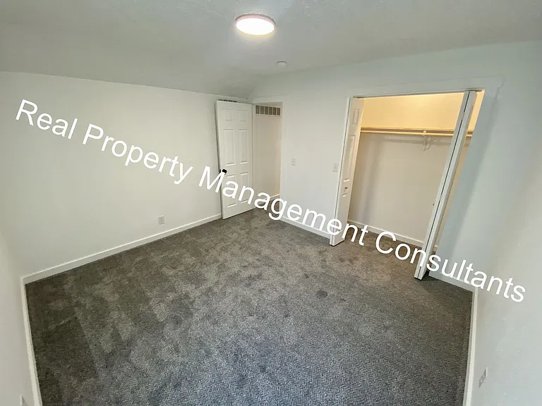 1001 Twin Oaks Ter — Photo 19