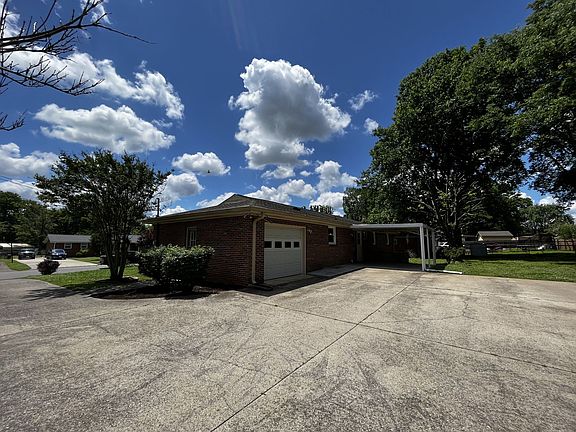 4th image of 515 Moore Ave