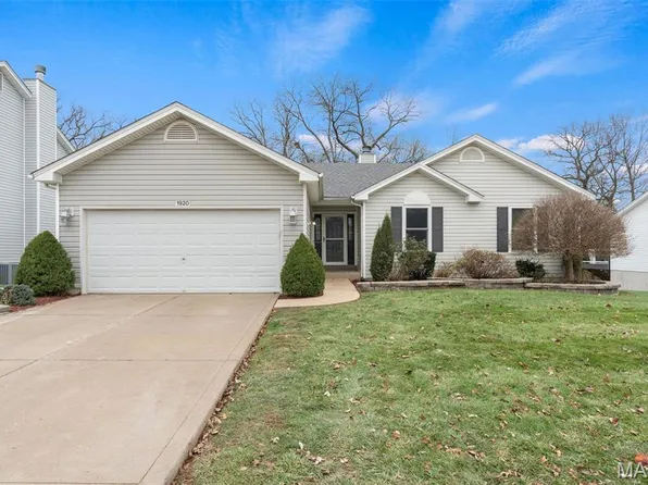 1920 Providence Estate Dr, Wentzville, MO 63385