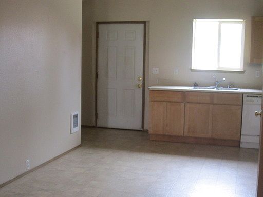 5th image of 321 S 3rd St APT 203