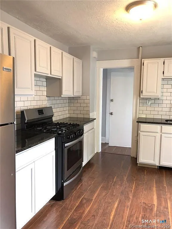 2 bed, 1.0 bath, 1576 sqft, $2,100 — Photo 4