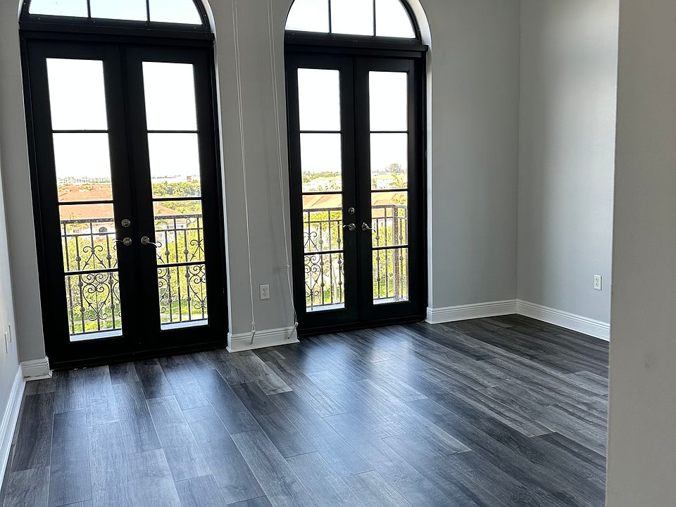 1st image of 2409 Main St Unit 406
