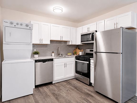 2nd image of 915 Cedartree Ln #967