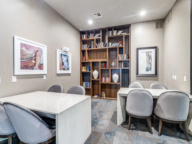 Alexan 5151 — Photo 17