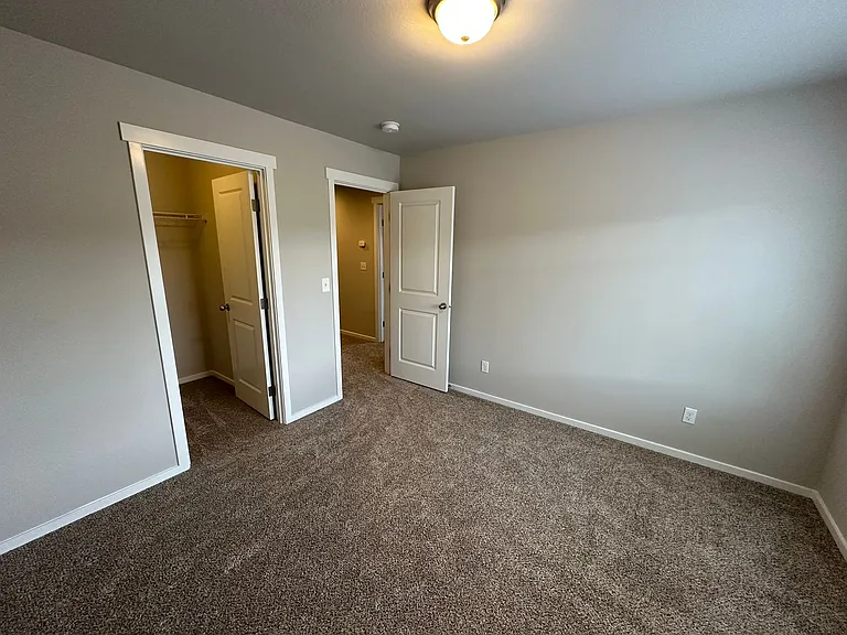 5032 Evie St SE — Photo 8