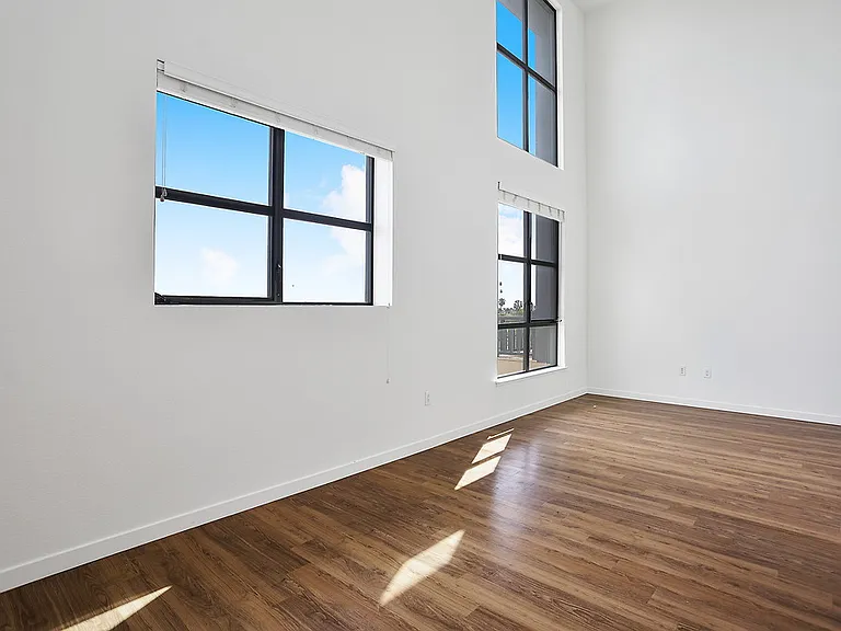 One Hundred Grand — Photo 14