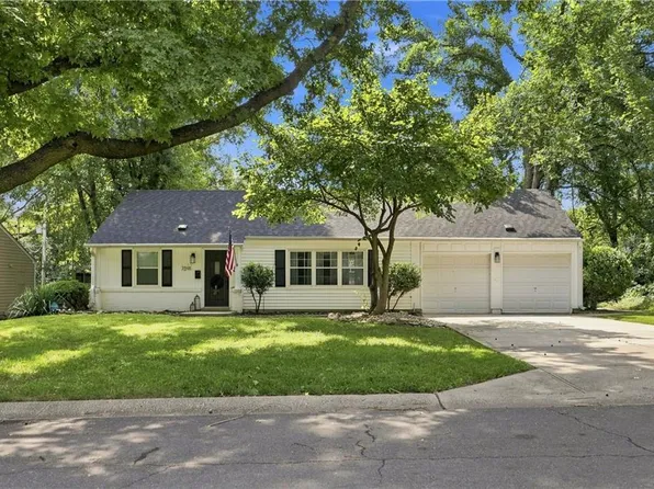 7591 High Dr, Prairie Village, KS 66208
