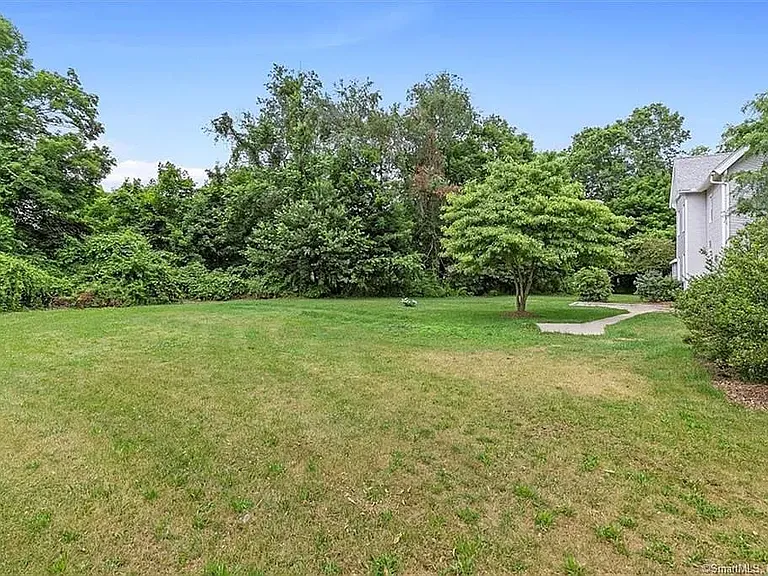 40 Wintergreen Ave — Photo 37