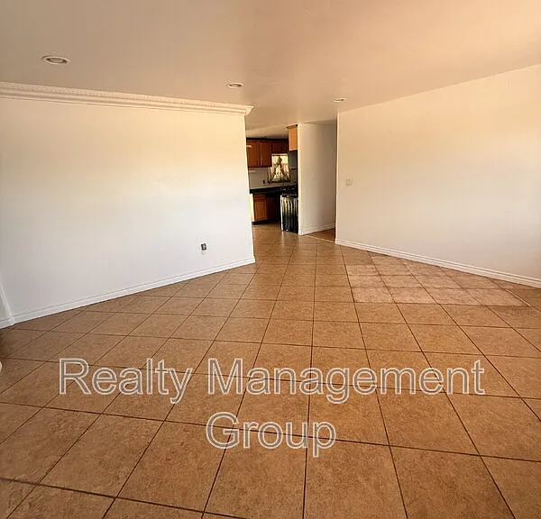 98 E Palomar St — Photo 5