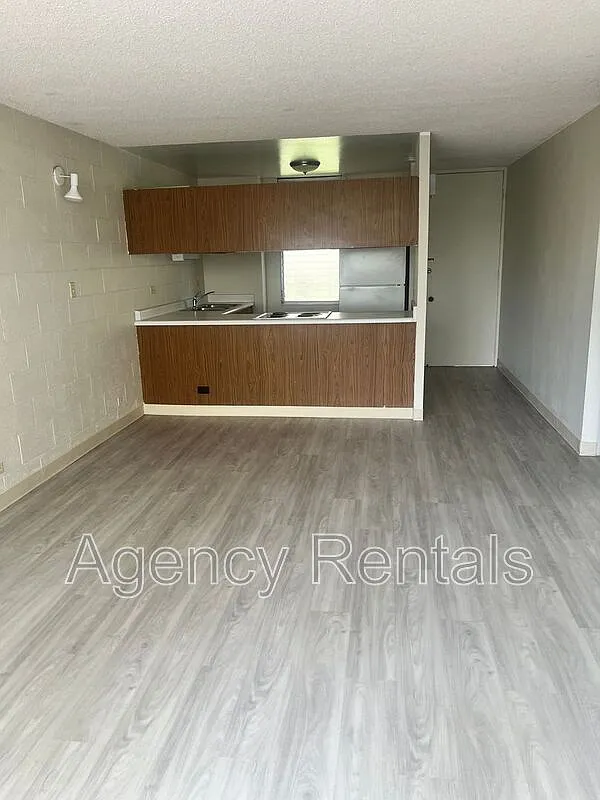 1 bed, 1.0 bath, 594 sqft, $1,700 — Photo 1