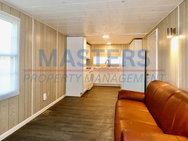 10635 Ford Rd — Photo 6