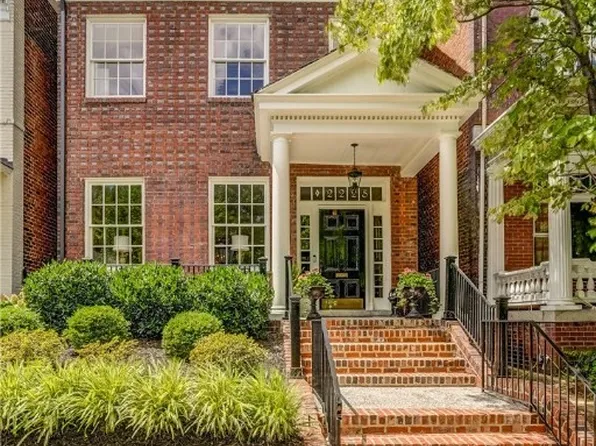 2225 Monument Ave, Richmond, VA 23220