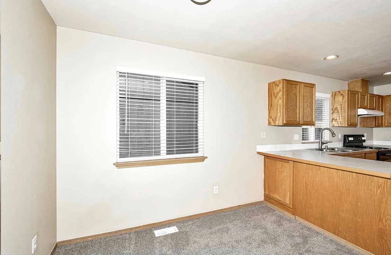 3 bed, 1258 sqft, $2,639 — Photo 4