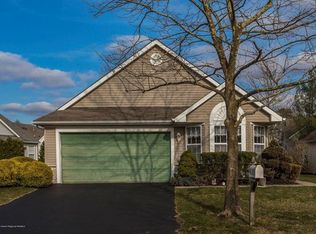 11 Skylark Ln, Lakewood, NJ