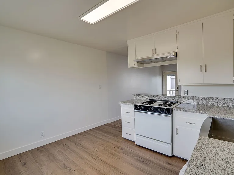 304 Bungalow Dr — Photo 16