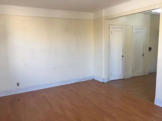 Rented by Metroline Realty | media 10