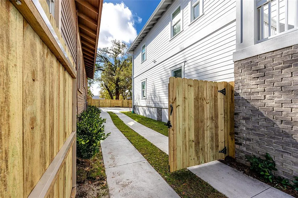 3 bed, 2.0 bath, 1275 sqft, $2,595 — Photo 4