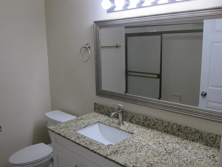 1517 Woodbridge Lakes Cir — Photo 12