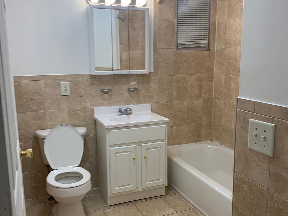 2nd image of 41 Clarke Ave APT 1L