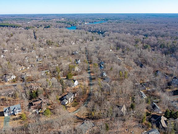 3rd image of 15 Woodlawn Dr