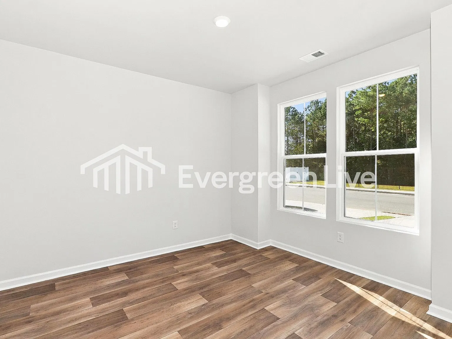 3 bed, 2.5 bath, 1905 sqft, $1,850 — Photo 2