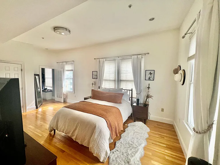 371 Dorchester St #5 — Photo 8