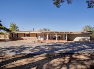 19590 Tonkawan Rd, Apple Valley, CA 92307
