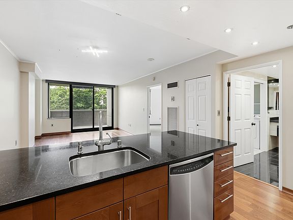 4th image of 2600 2nd Ave APT 508