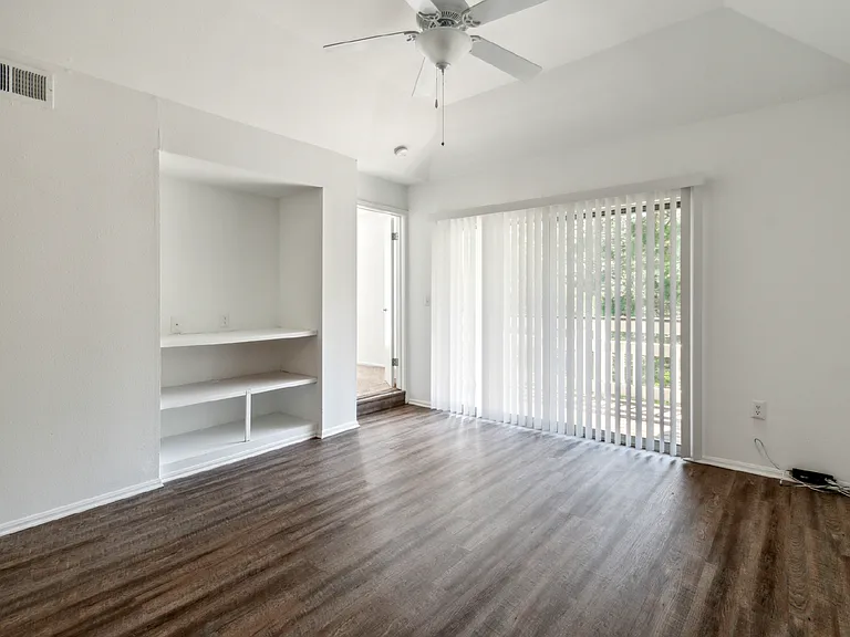Village at Windermere Apartments — Photo 24