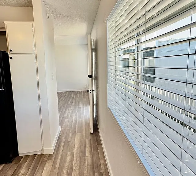 Park West Apartments — Photo 55