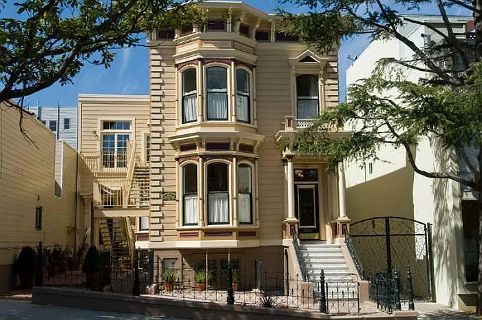 1050 Dolores St #A — Photo 6