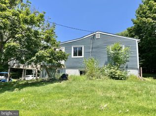 1 Manor Dr, Earleville, MD 21919