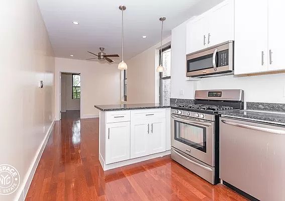 2nd image of 223 Bainbridge St #8U