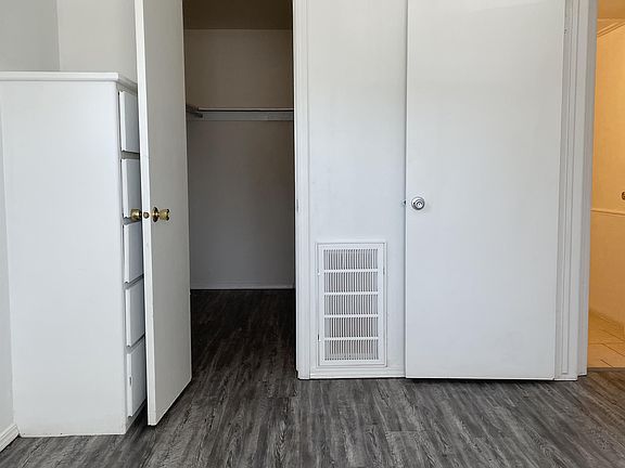 5th image of 903 Drake Dr #1