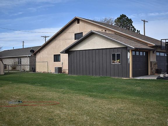3rd image of 44 Chaparral Cir