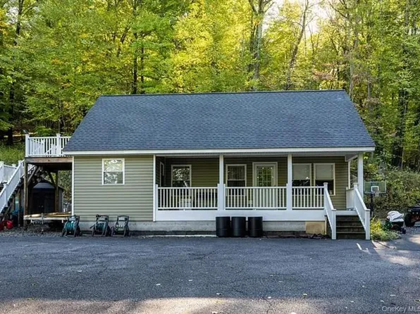 450 Oscawana Lake Rd, Putnam Valley, NY 10579