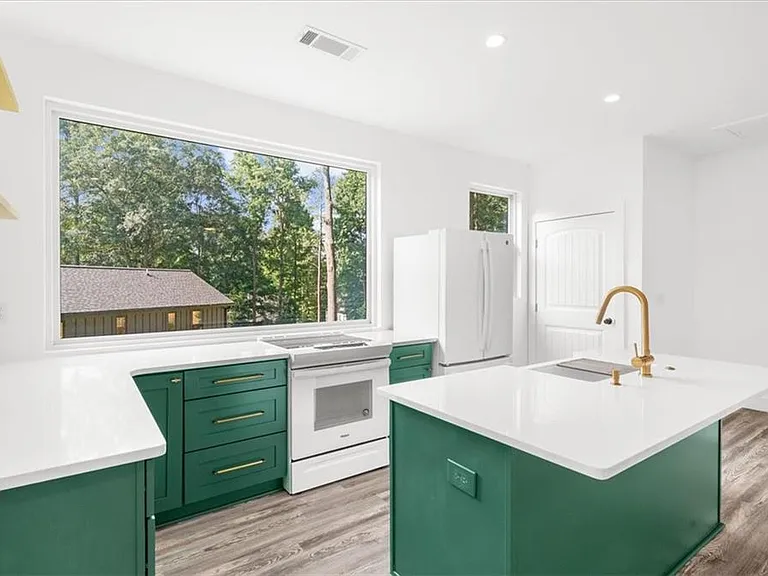 1871 Dyer Cir — Photo 19