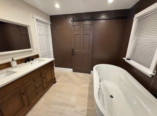 1120 Cameron Rd #B, Alexandria, VA 22308