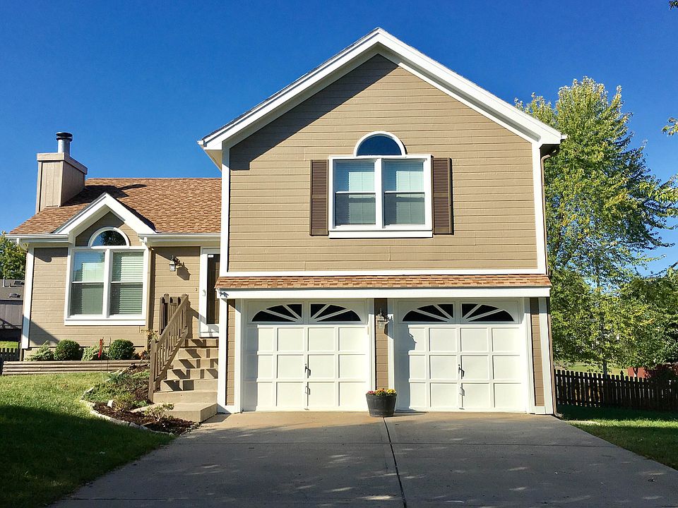 Front of house- New PAINT