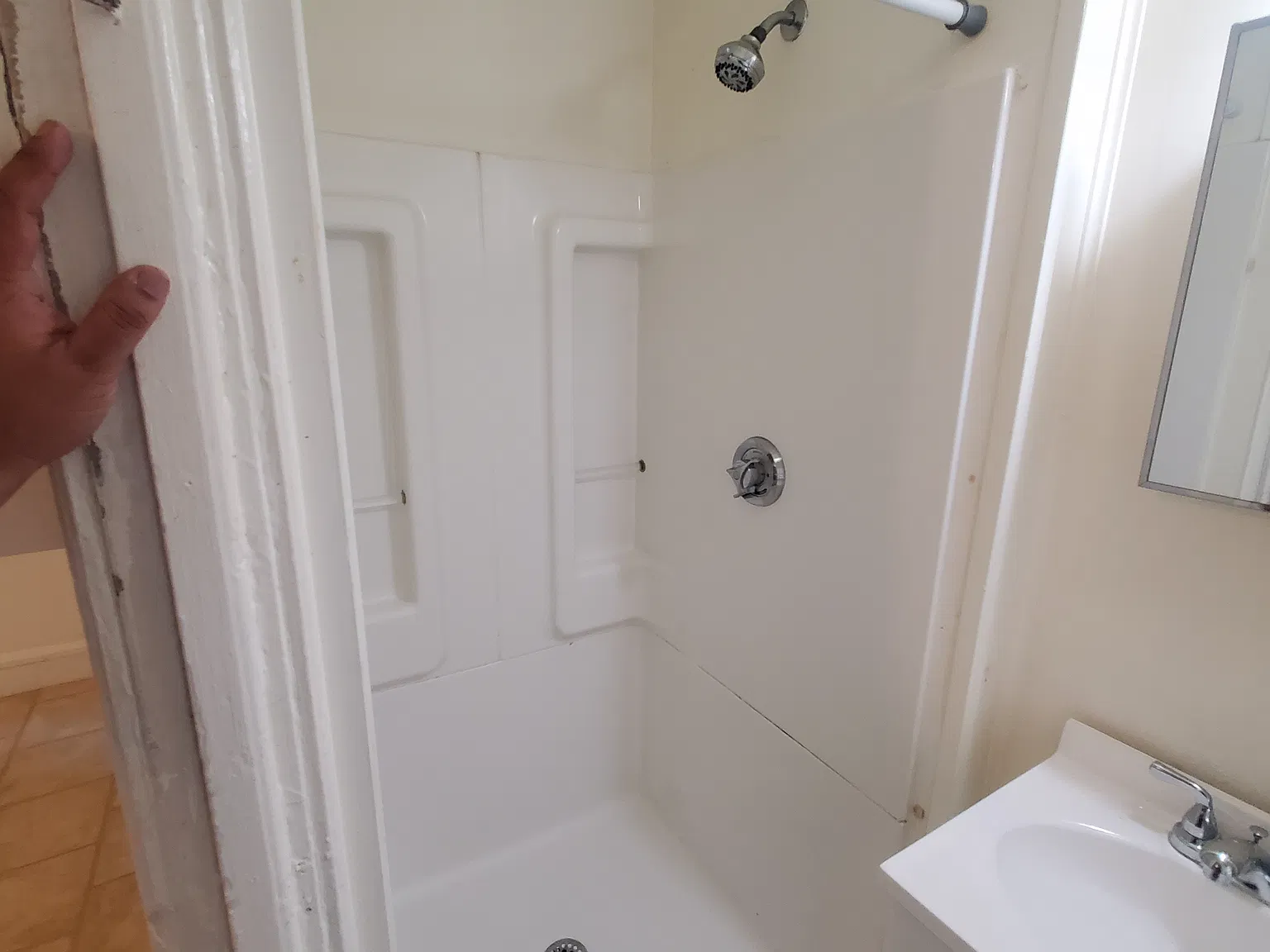 2 bed, 800 sqft, $1,100 — Photo 2