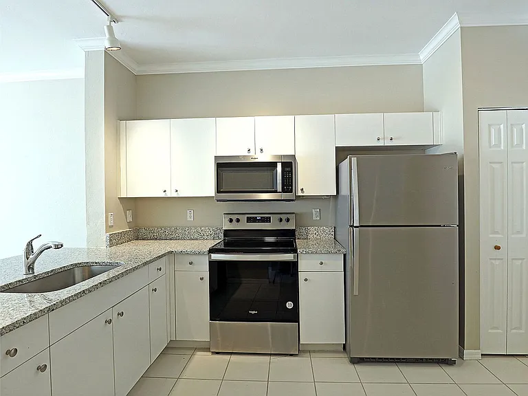 3647 Pine Oak Cir #107 — Photo 5