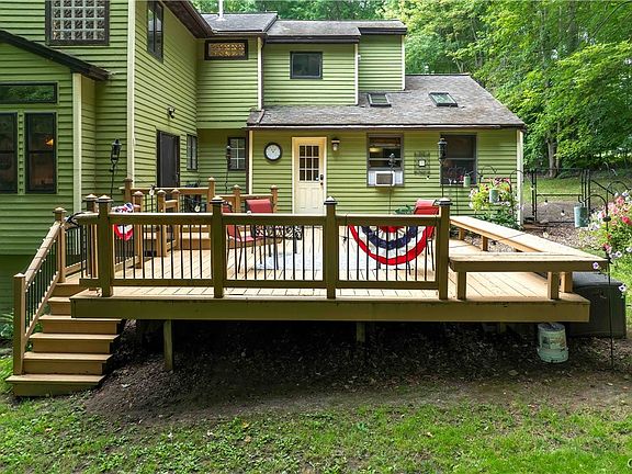 5th image of 49 Cricket Ln