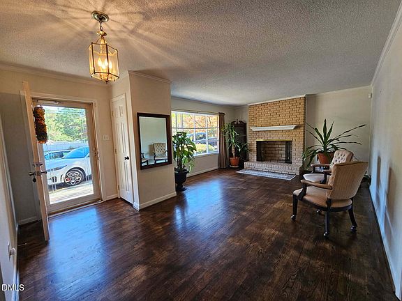 5th image of 2212 Sanderford Rd