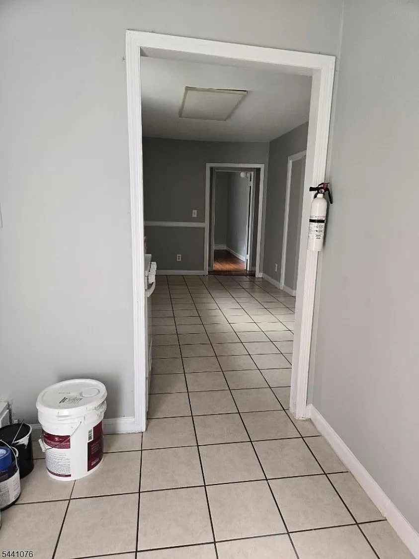 2 bed, 1.0 bath, $1,850 — Photo 4