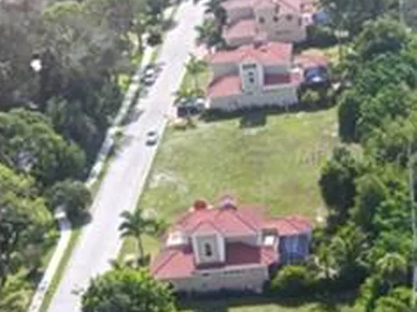1660 Assisi Dr, Sarasota, FL 34231